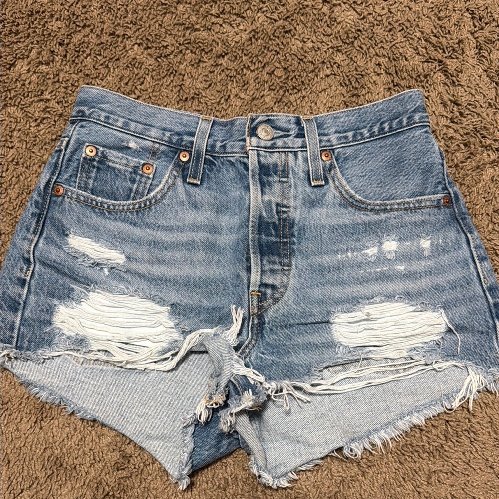Levi’s 501 denim shorts size 25